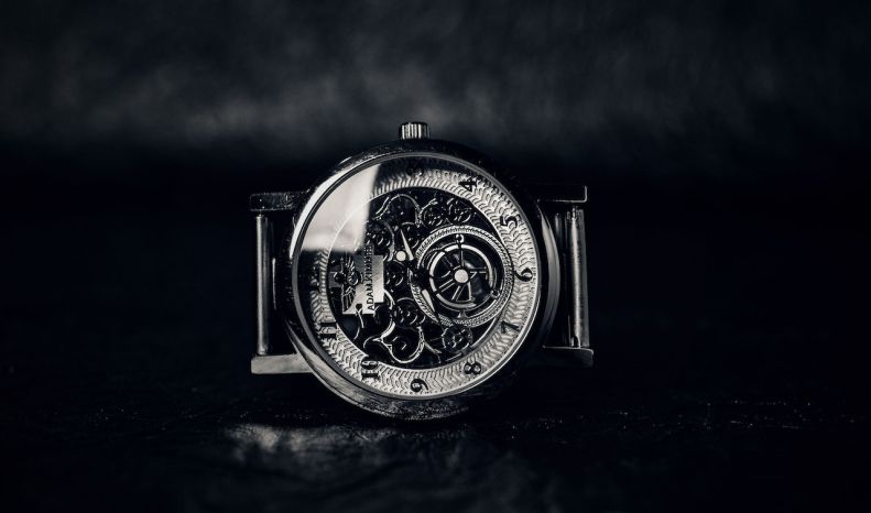 How to Invest in Luxury Watches?: A Guide